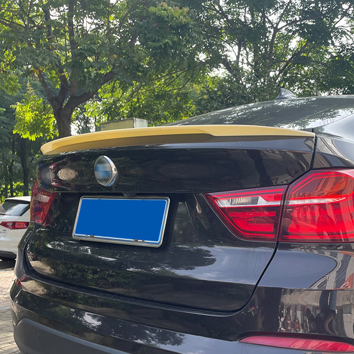original-70527 Αεροτομή πορτ-μπαγκάζ BMW X4 F26 (2014-2018) - μαύρη γυαλιστερή - Image 1